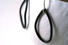 single leaf earrings